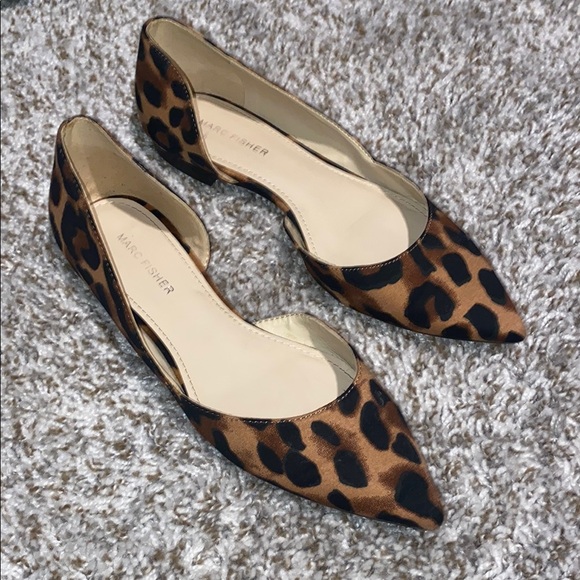 Leopard Print Women's Flats - Picture 2 of 8